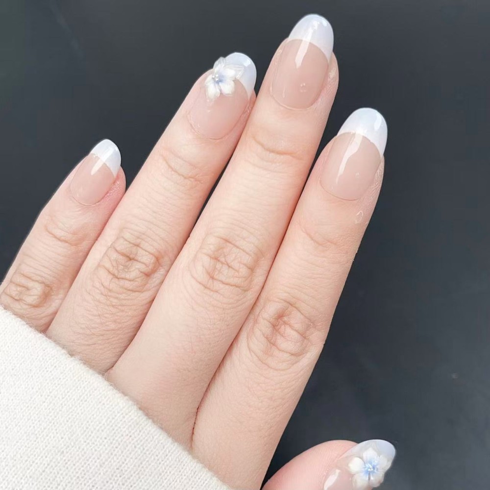 Kazinails – Fleur d’Azur | Élégance Florale & Fait Main