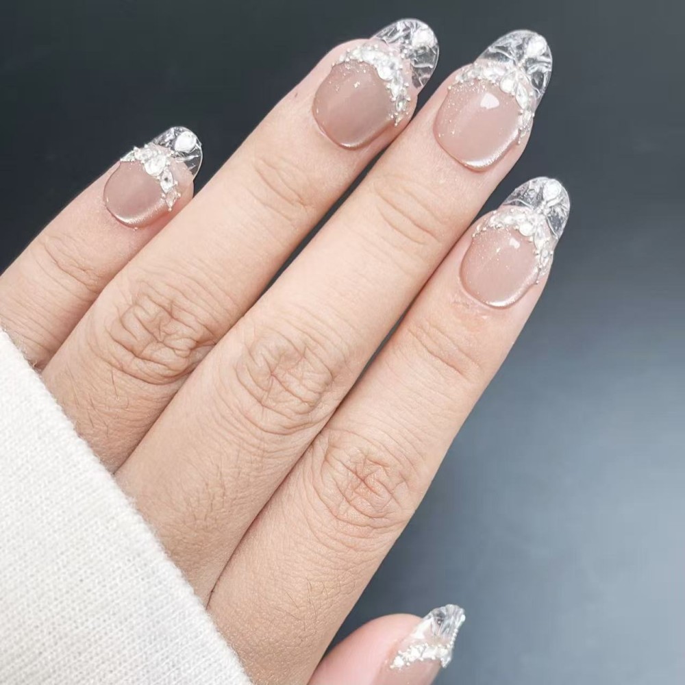 Faux Ongles Glaze | Élégance et Brillance Cristalline pour une Manucure Sophistiquée