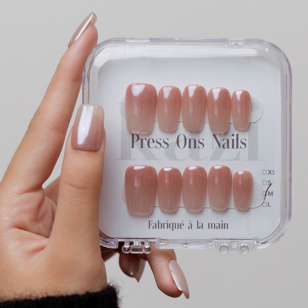 Faux ongles press-on chrome Hailey – Perle Beige | Kazinails