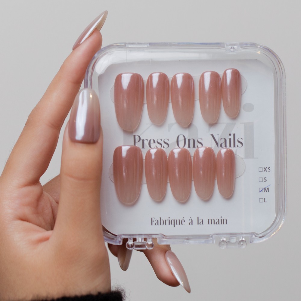 Faux ongles press-on chrome Hailey – Perle Beige | Kazinails