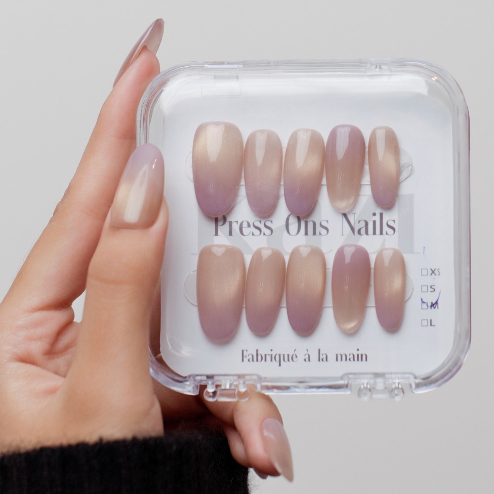 Faux ongles press-on cat eye lilas doré – Lilas d’Amou | Kazinails