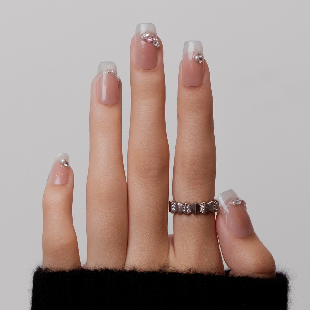 Kazinails – Perle d’Éden | Faux Ongles Transparence & Élégance Cristalline