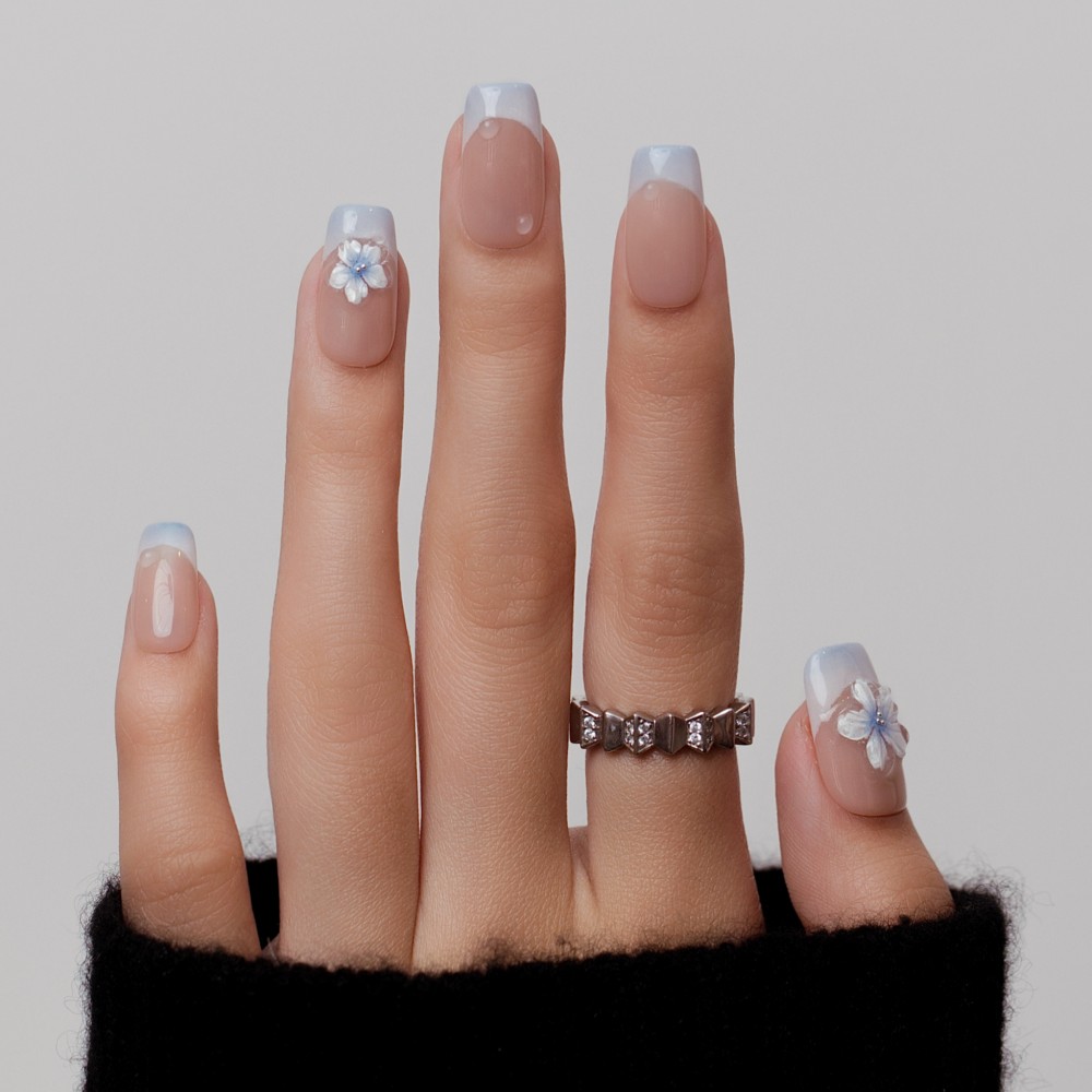 Kazinails – Fleur d’Azur | Élégance Florale & Fait Main