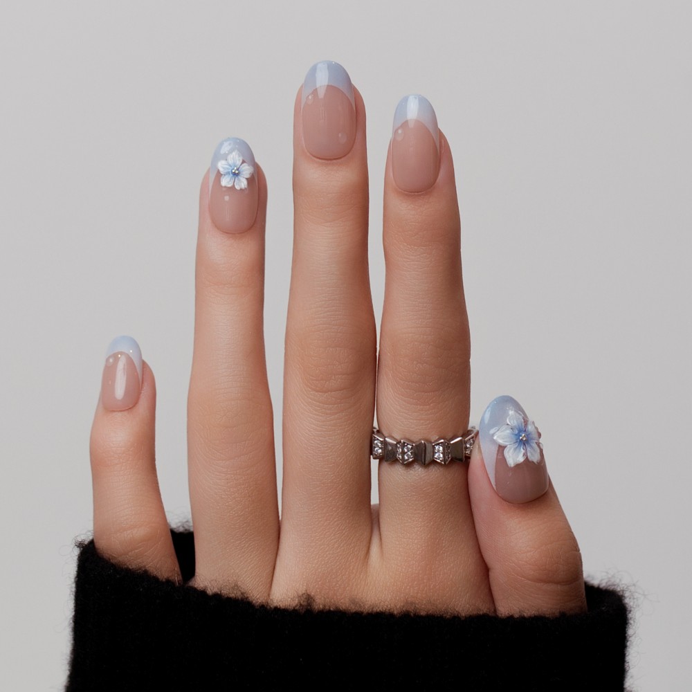 Kazinails – Fleur d’Azur | Élégance Florale & Fait Main