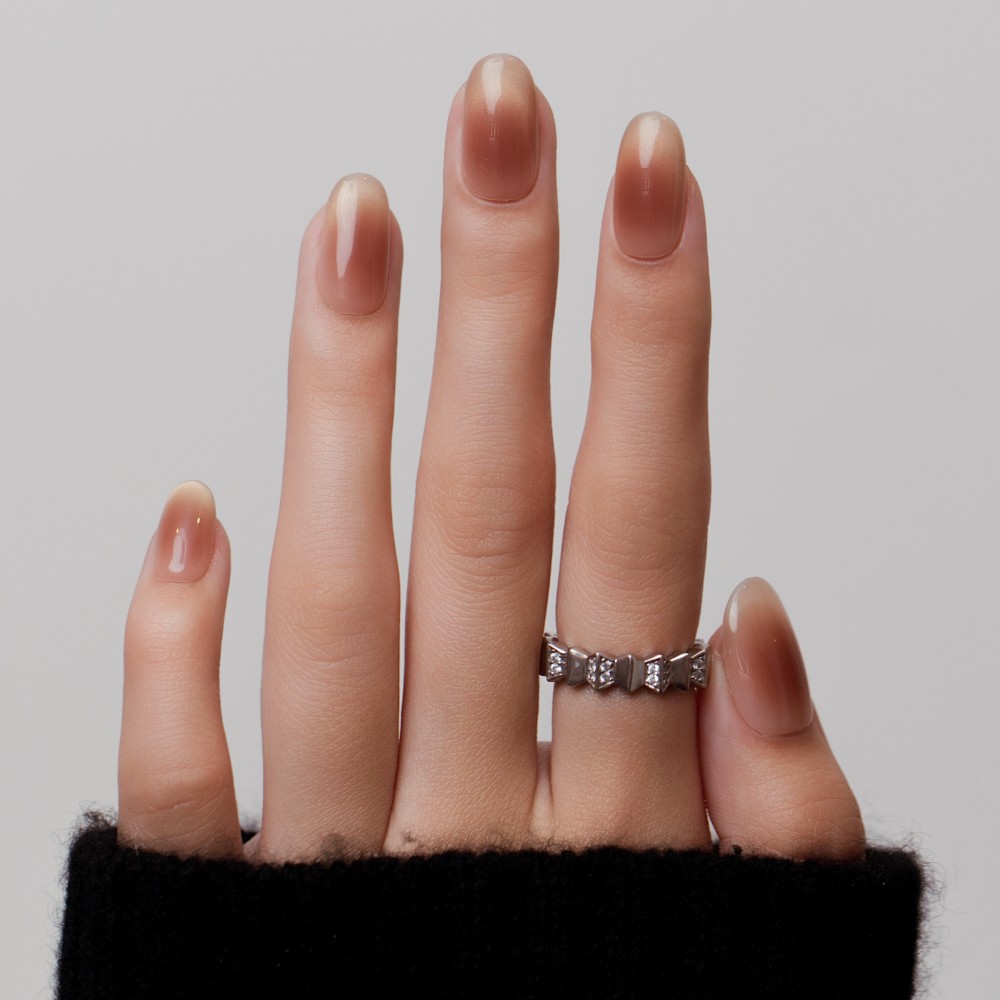 Kazinails – Coup d’Or : Ongles Press-On Nude Naturel avec Pointe Dorée | Fait Main