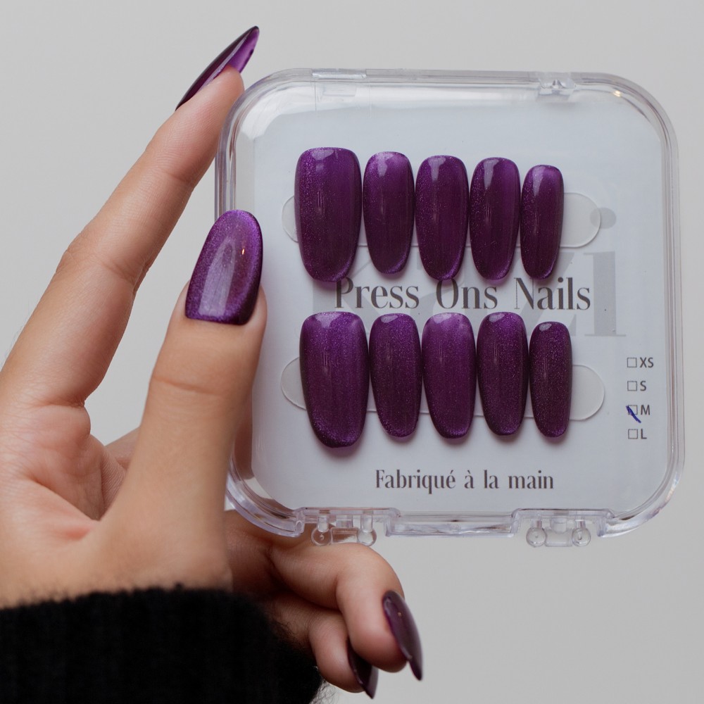 Kazinails faux ongles faits à la main – Modèle Chimère violet irisé