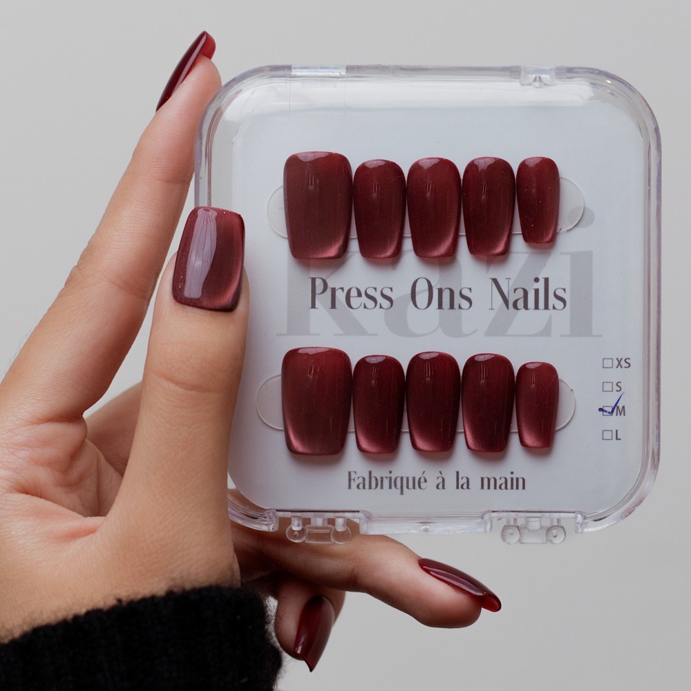 Kazinails | Carmine - Faux Ongles Rouge Élégant et Sophistiqué