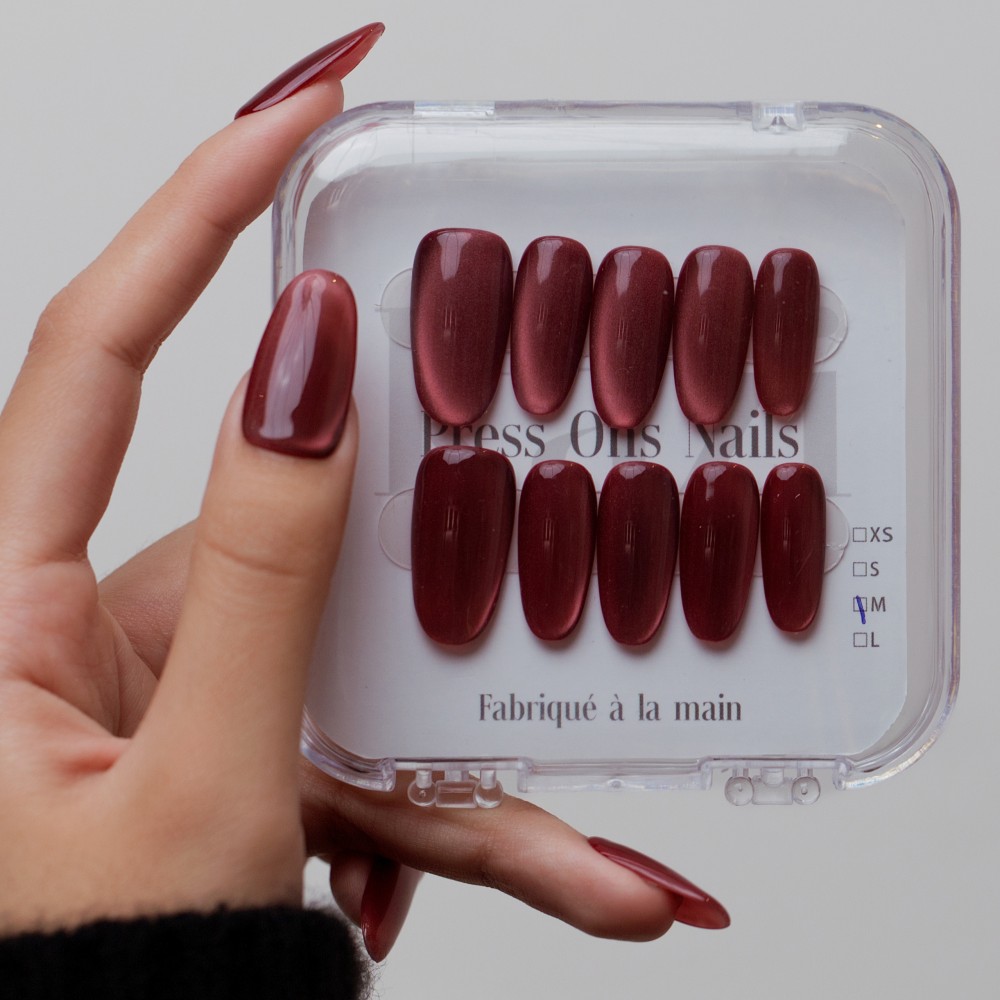 Kazinails | Carmine - Faux Ongles Rouge Élégant et Sophistiqué