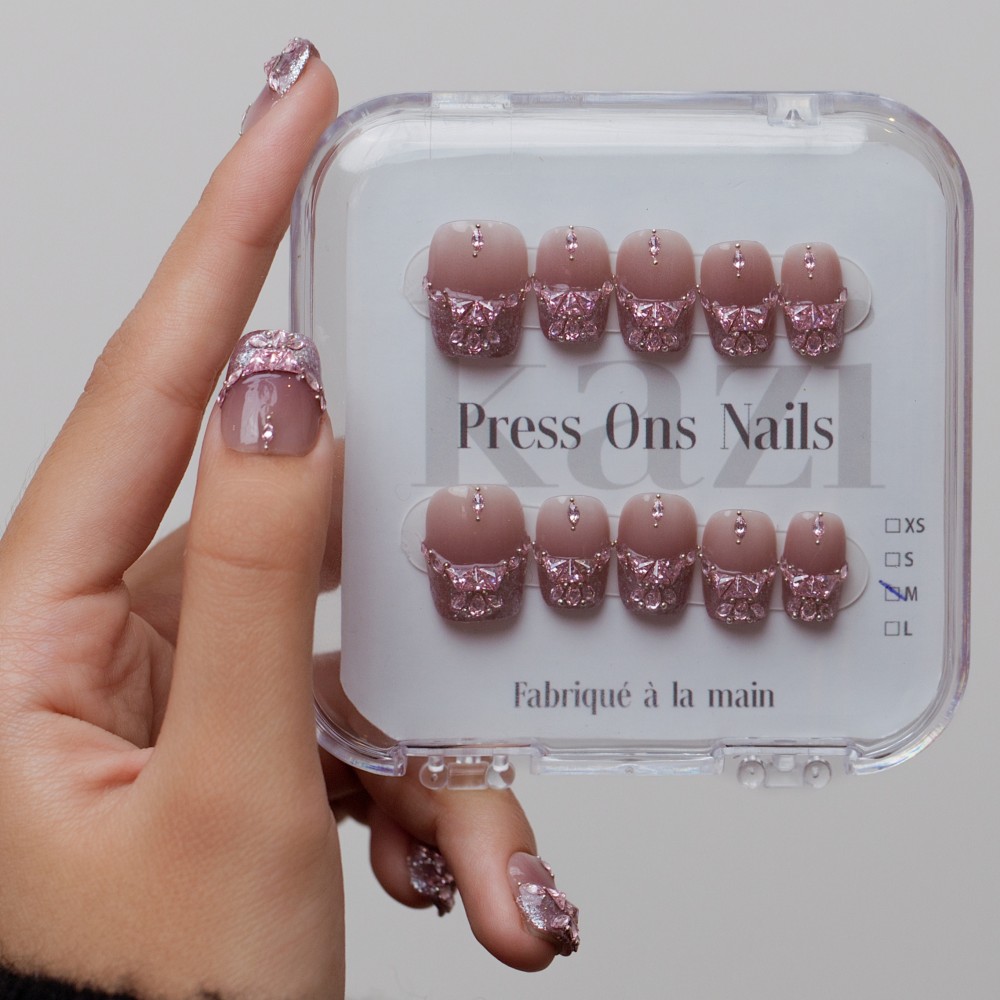 Kazianails Faux ongles faits à la main – Paradis : Élégance rose nude et cristaux argentés