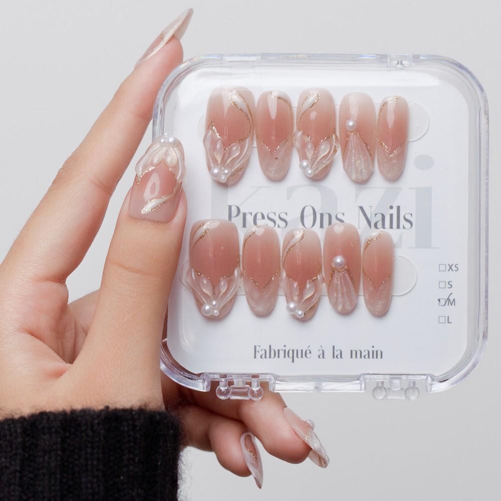 Kazinails Rêverie Glacée – Faux Ongles Bleus Givrés avec Reflets Cristallins