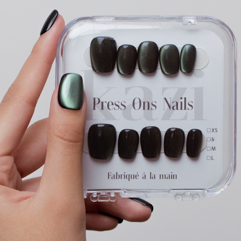 Kazinails Reflet Vert – Faux Ongles Métallisés Vert Émeraude Effet Cat eyes