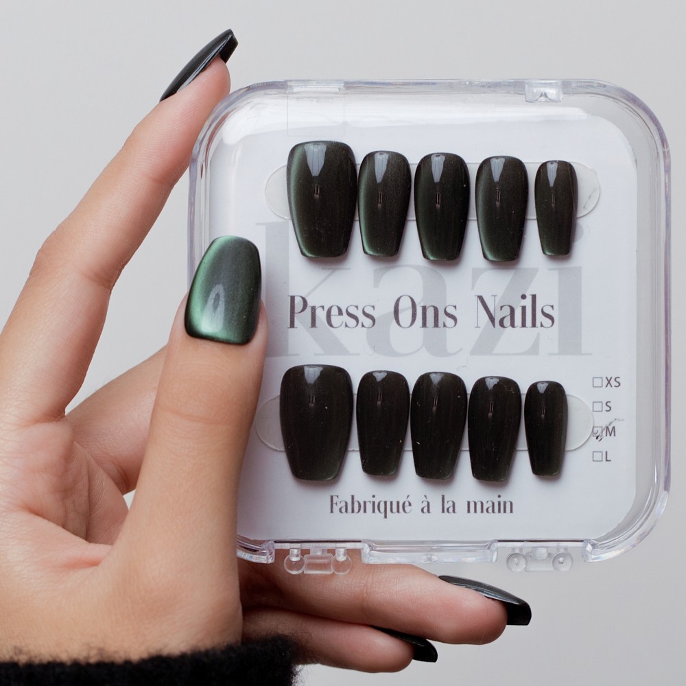 Kazinails Reflet Vert – Faux Ongles Métallisés Vert Émeraude Effet Cat eyes