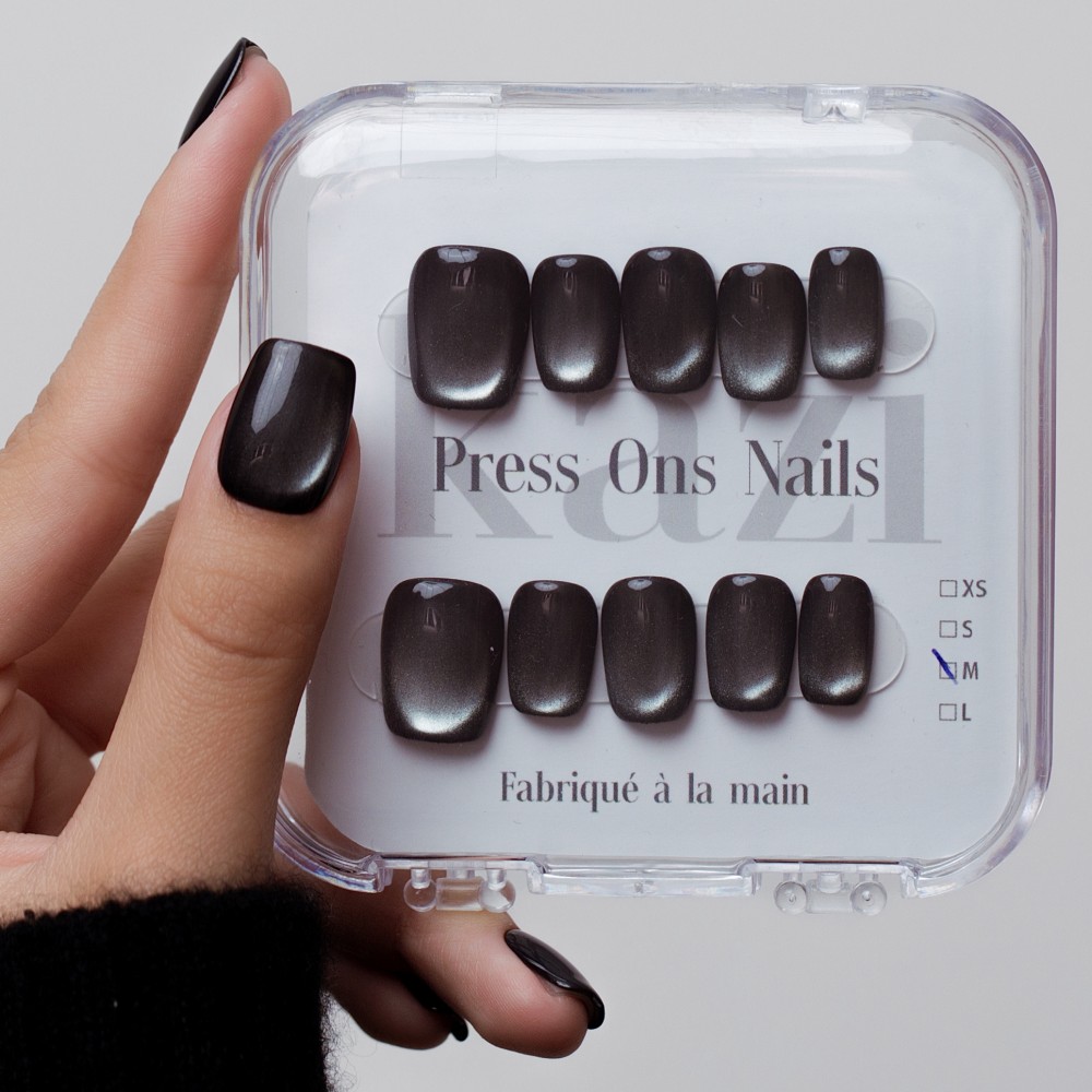 Faux ongles press-on cat eye noir – Nébuleuse | Kazinails