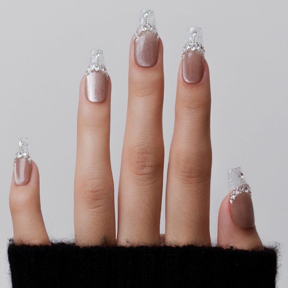 Faux Ongles Glaze | Élégance et Brillance Cristalline pour une Manucure Sophistiquée