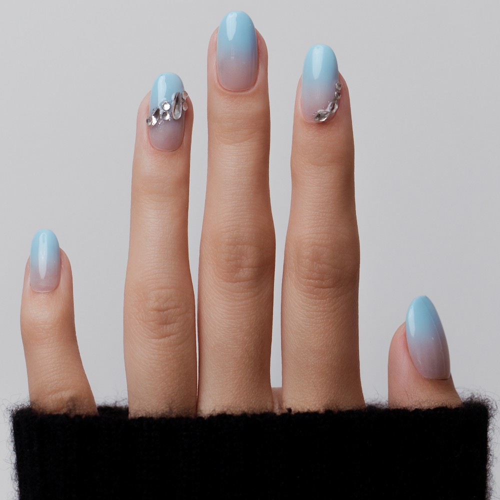 Faux Ongles Galerie Samsung | Élégance Bleutée avec Strass