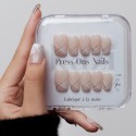 Faux Ongles Rive Gauche Élégance Minimaliste par le chic parisien