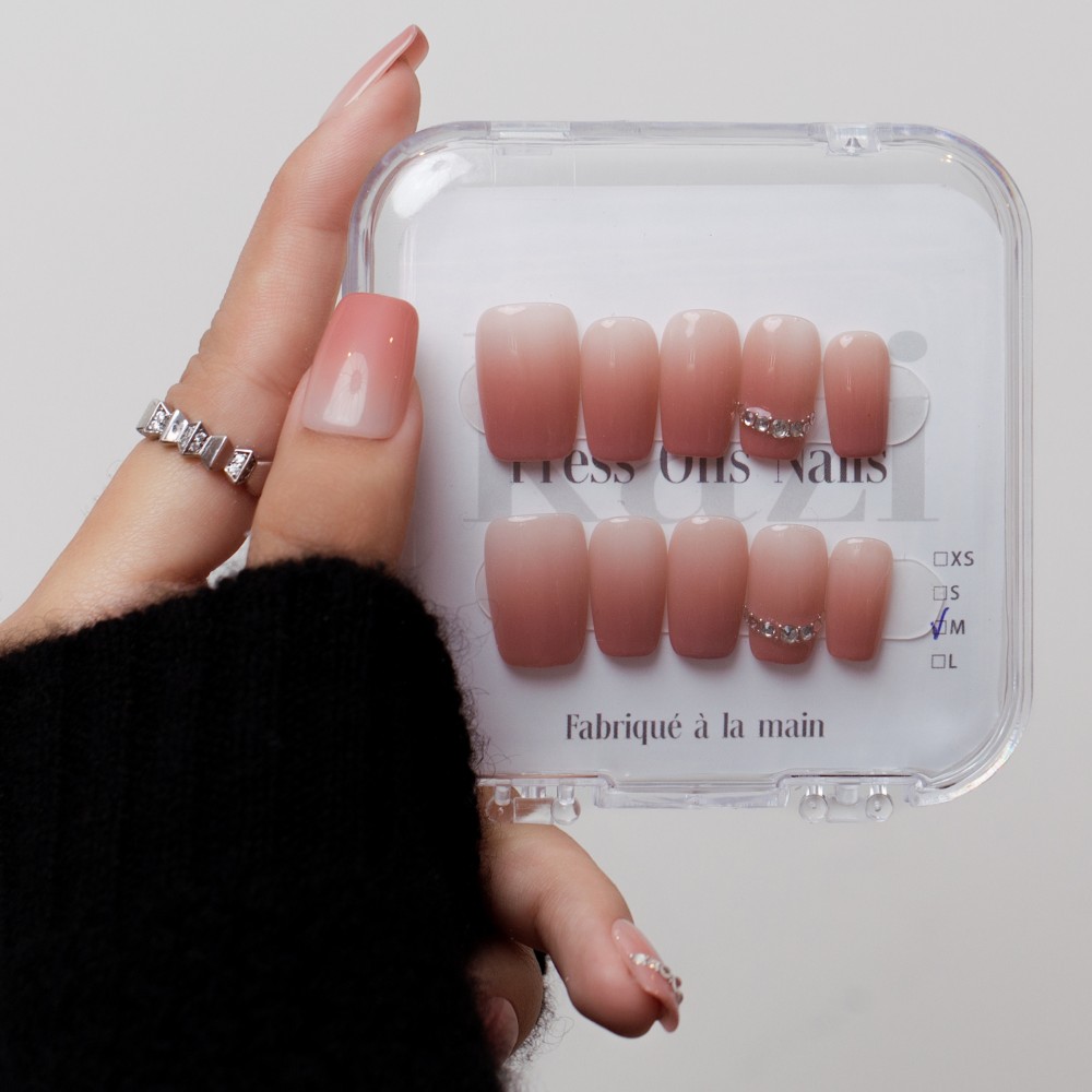 Faux Ongles Body Language : Éclat Élégant et Naturel |  Press on nails