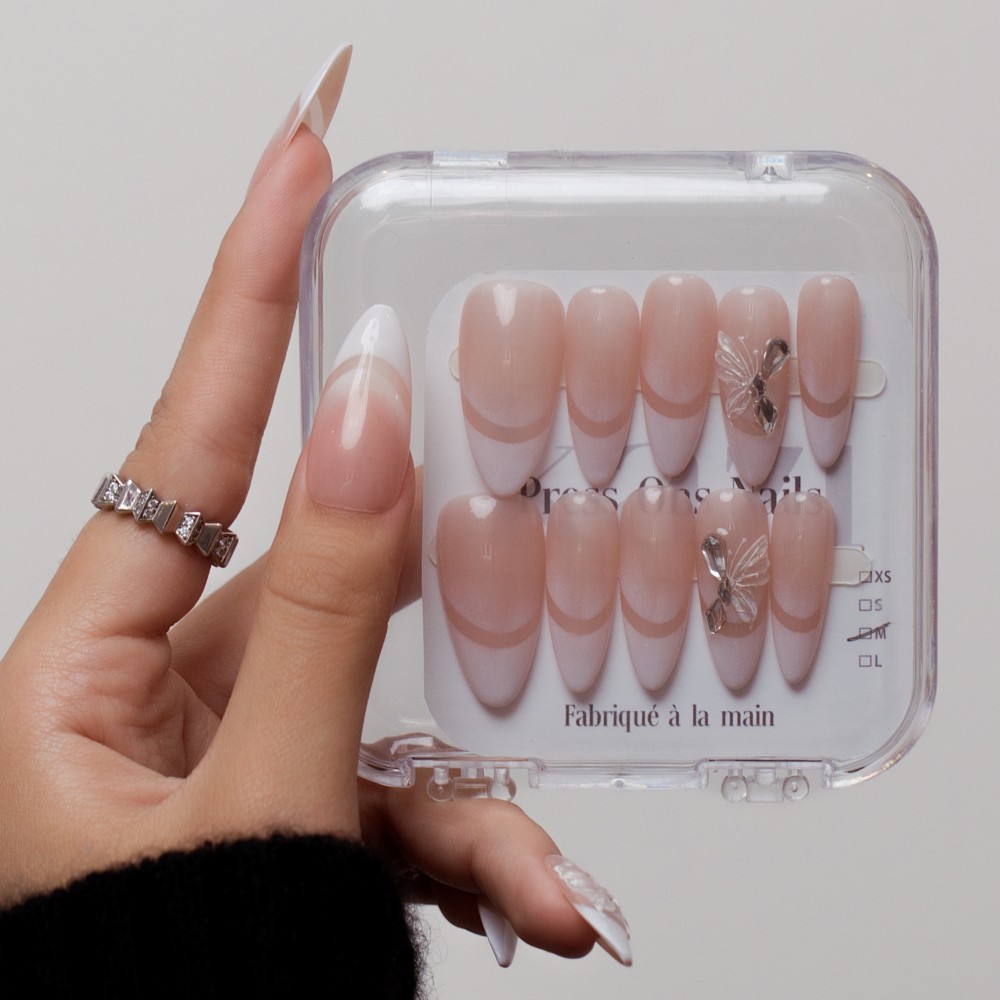 "Butterfly Dream" False Nails – Graceful Elegance with a Touch of Whimsy