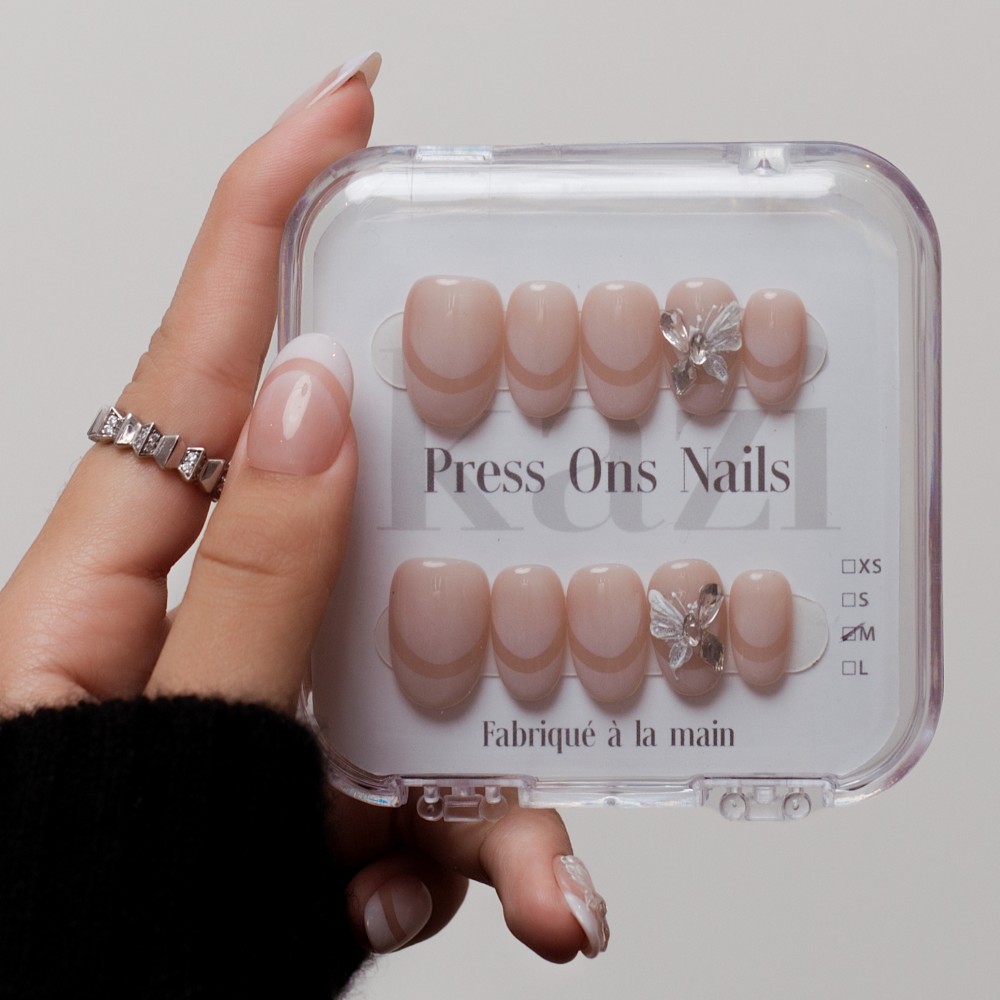 "Butterfly Dream" False Nails – Graceful Elegance with a Touch of Whimsy