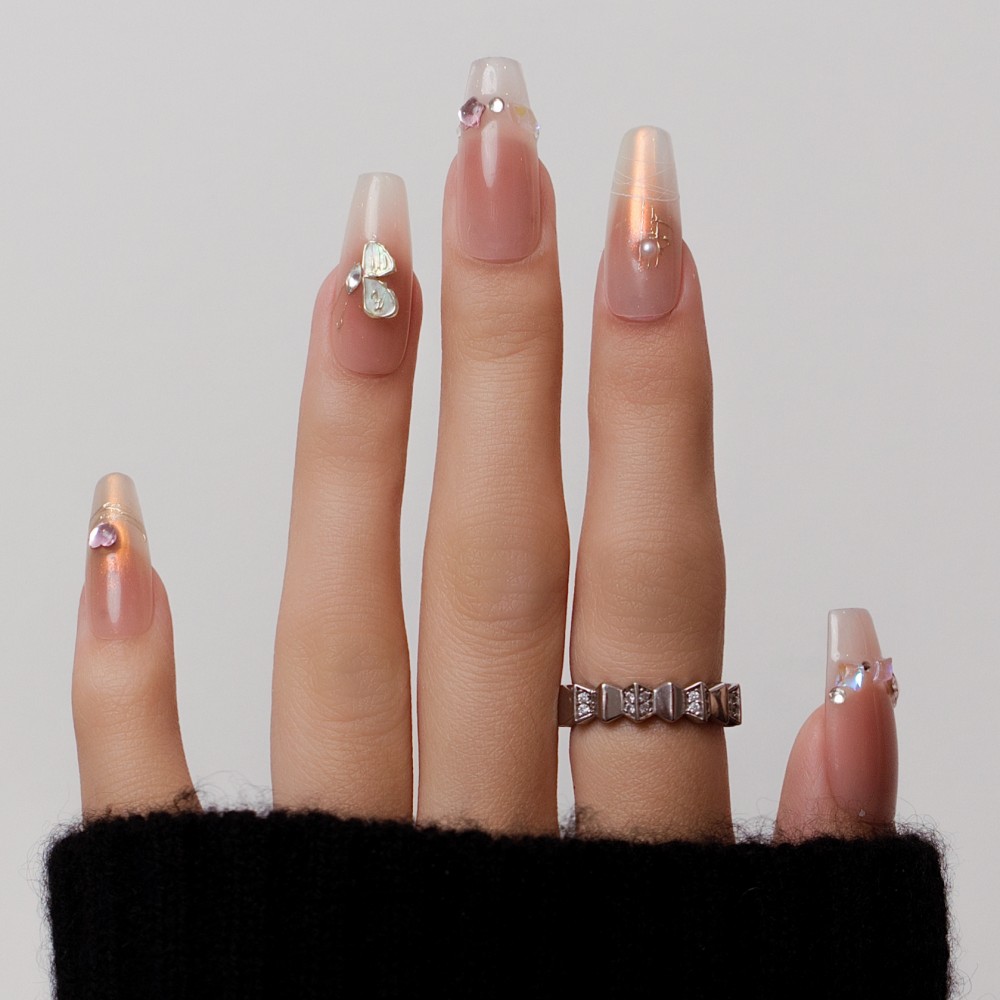 Faux Ongles Petite Princesse : Une Manucure Soignée, Durable et Réutilisable