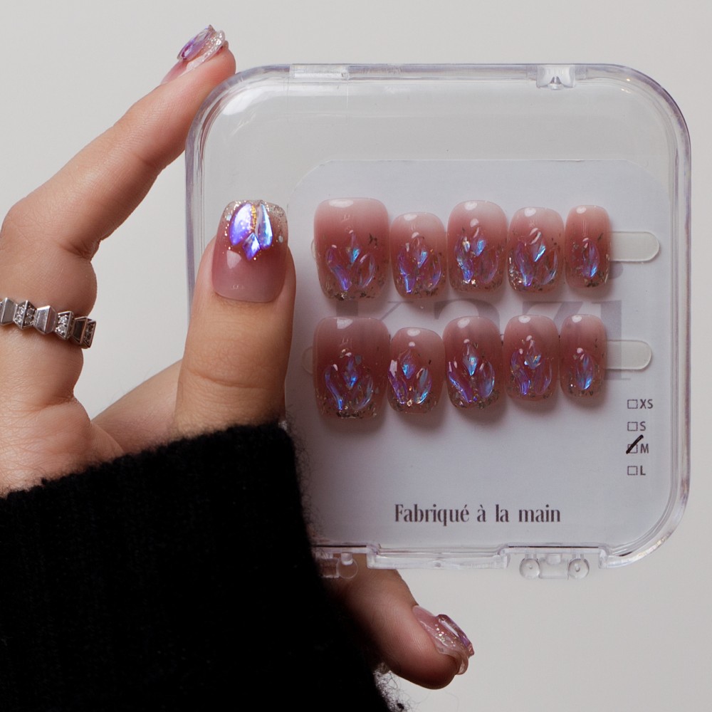 Kazinails | Faux Ongles Bubble Heart: Dégradé Rouge, Brillance & Élégance