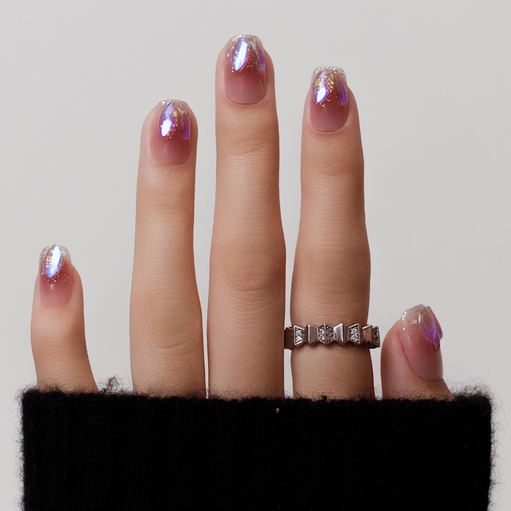 Kazinails | Faux Ongles Bubble Heart: Dégradé Rouge, Brillance & Élégance