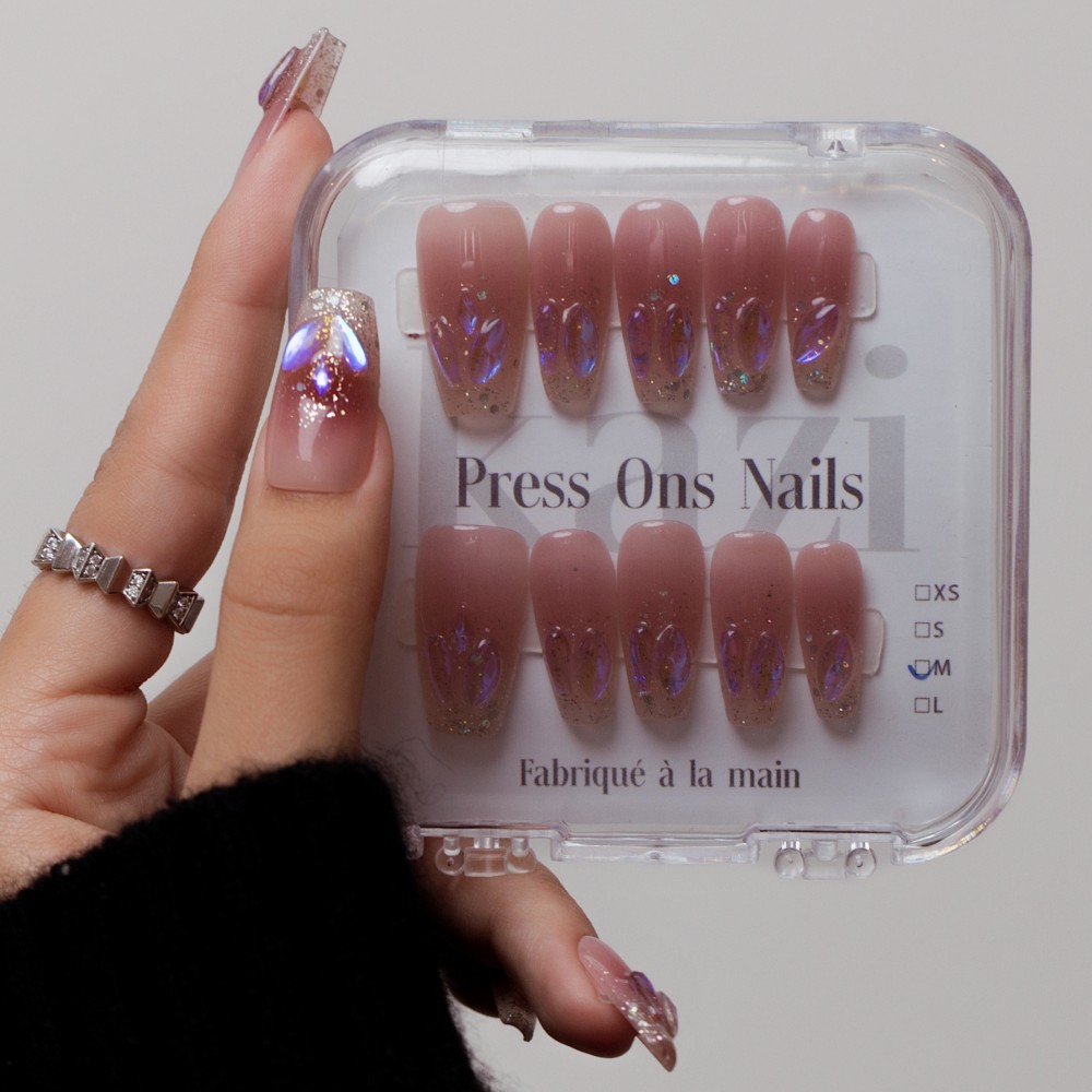 Kazinails | Faux Ongles Bubble Heart: Dégradé Rouge, Brillance & Élégance