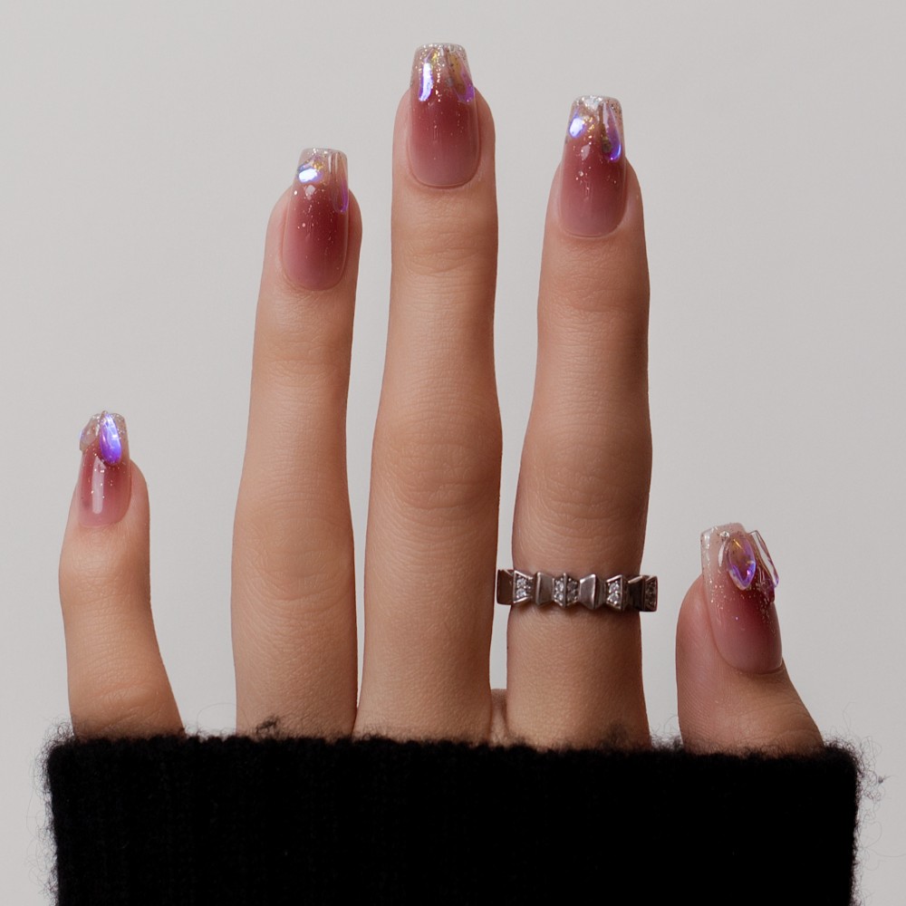 Kazinails | Faux Ongles Bubble Heart: Dégradé Rouge, Brillance & Élégance