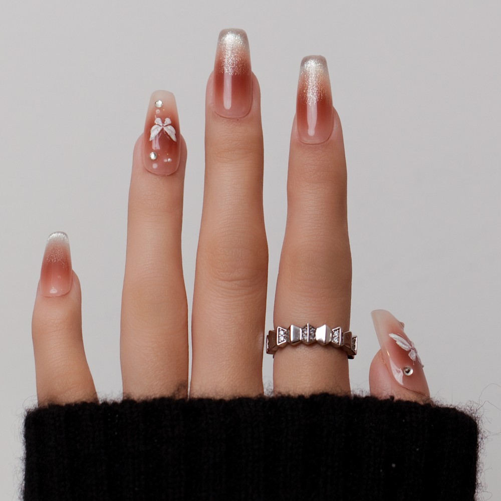 Press on nails It Girl  Kazinails : A neat, durable and reusable manicure