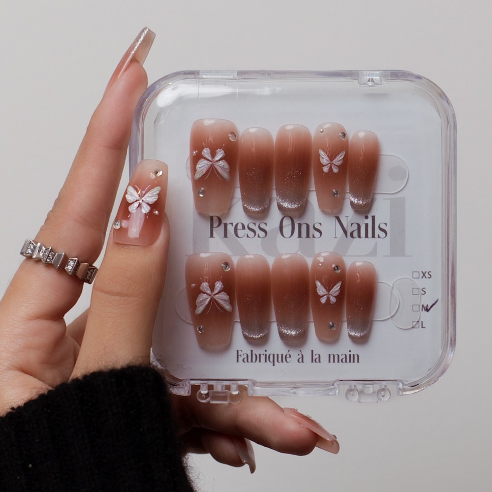 Press on nails It Girl  Kazinails : A neat, durable and reusable manicure