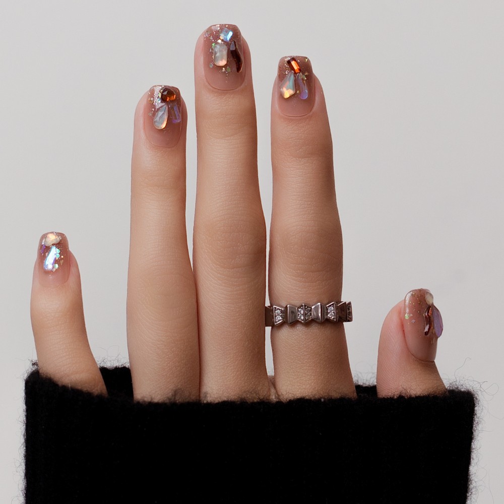 Faux Ongles Cannelle : Une manucure soignée, durable et réutilisable