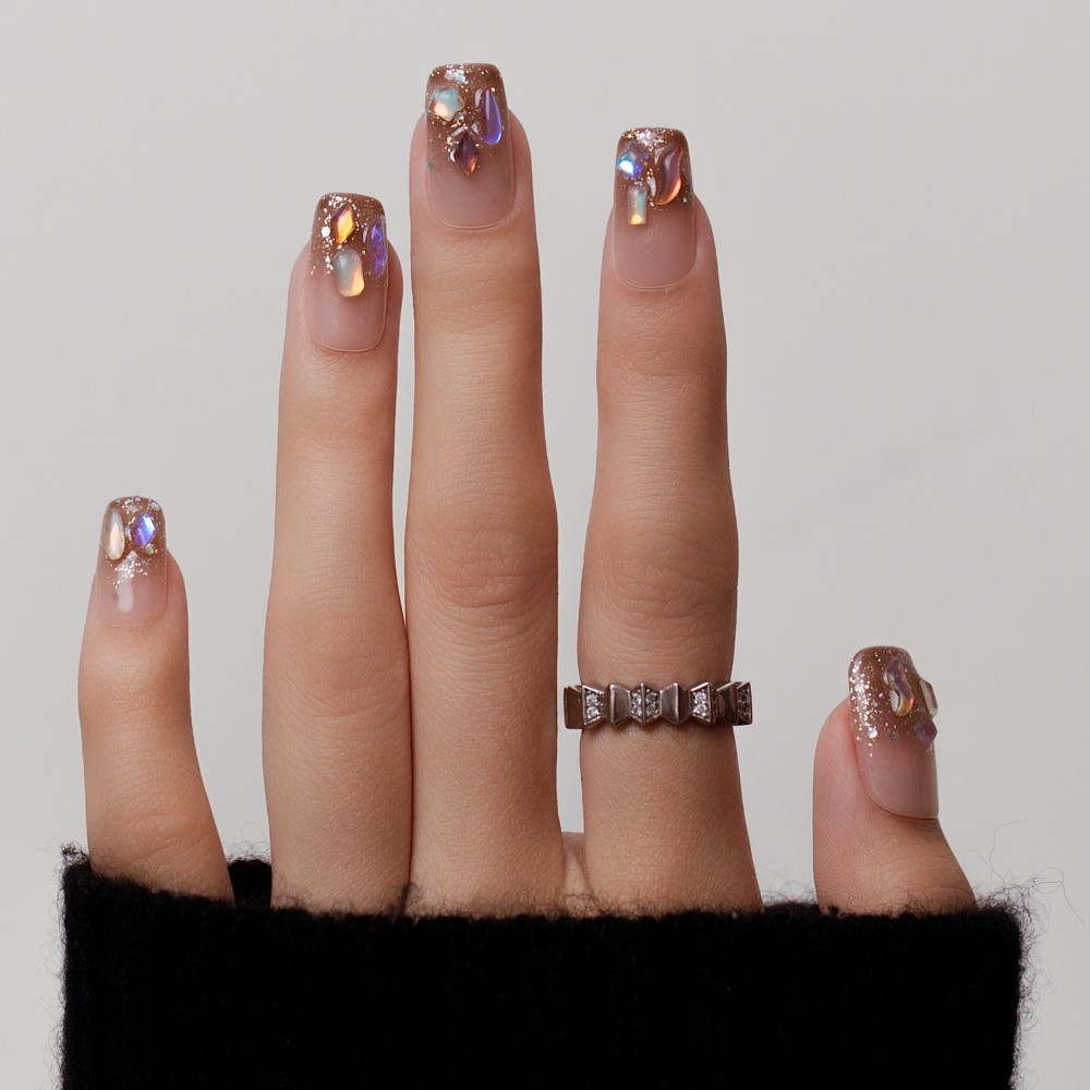 Faux Ongles Cannelle : Une manucure soignée, durable et réutilisable