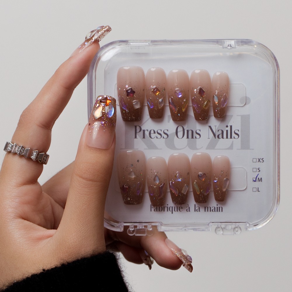 Faux Ongles Cannelle : Une manucure soignée, durable et réutilisable