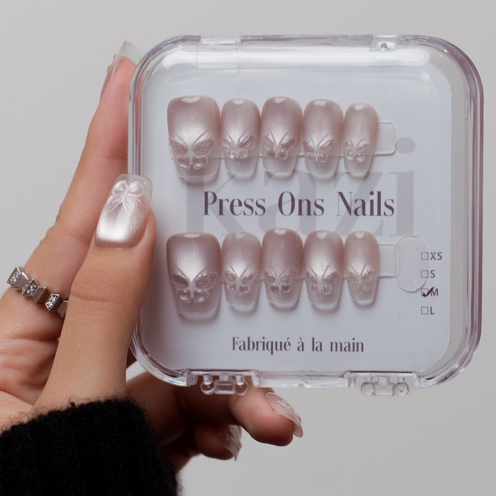 Faux Ongles Frozen Butterfly :  Qualité professionnelle à domicile.