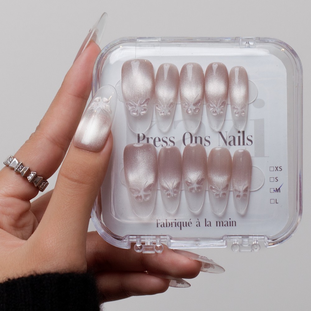 Faux Ongles Frozen Butterfly :  Qualité professionnelle à domicile.