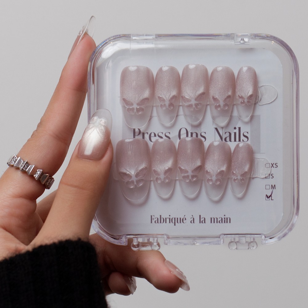 Faux Ongles Frozen Butterfly :  Qualité professionnelle à domicile.