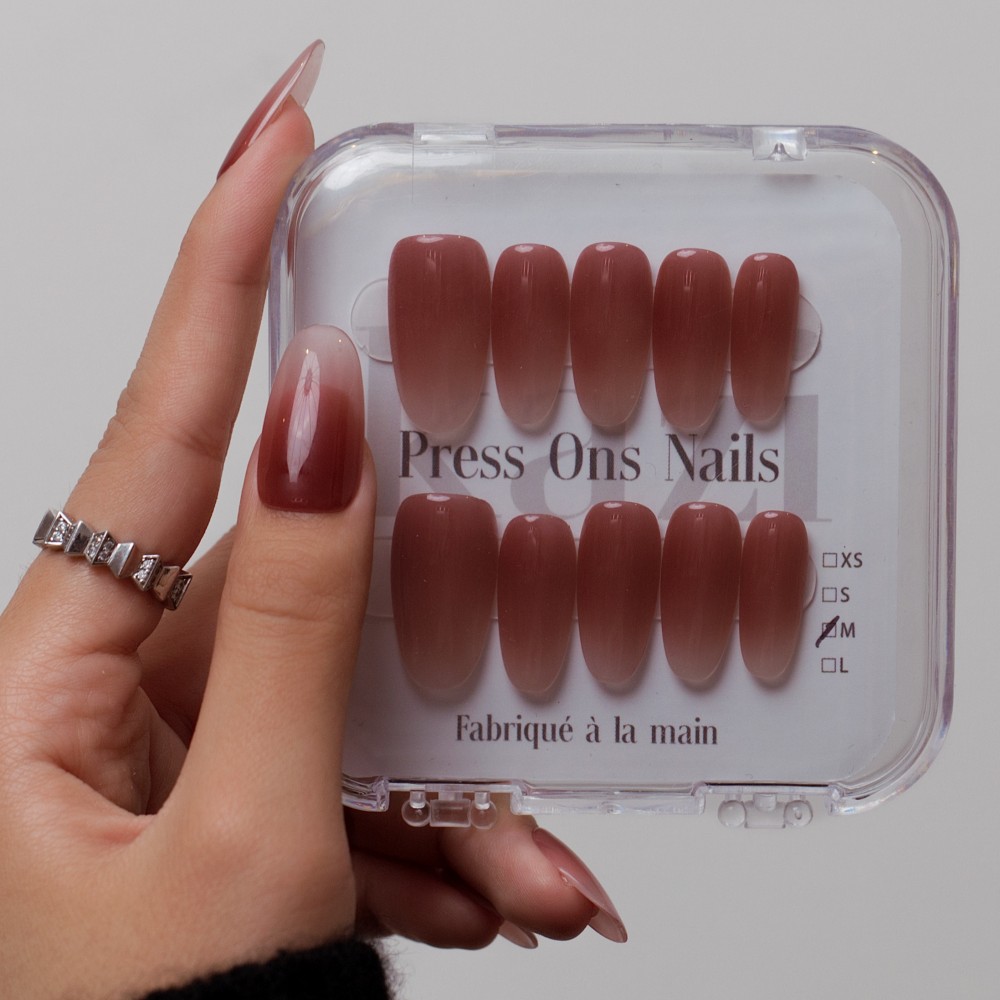 Press on nails Poison  Kazinails : A neat, durable and reusable manicure