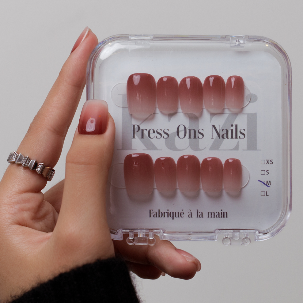 Press on nails Poison  Kazinails : A neat, durable and reusable manicure
