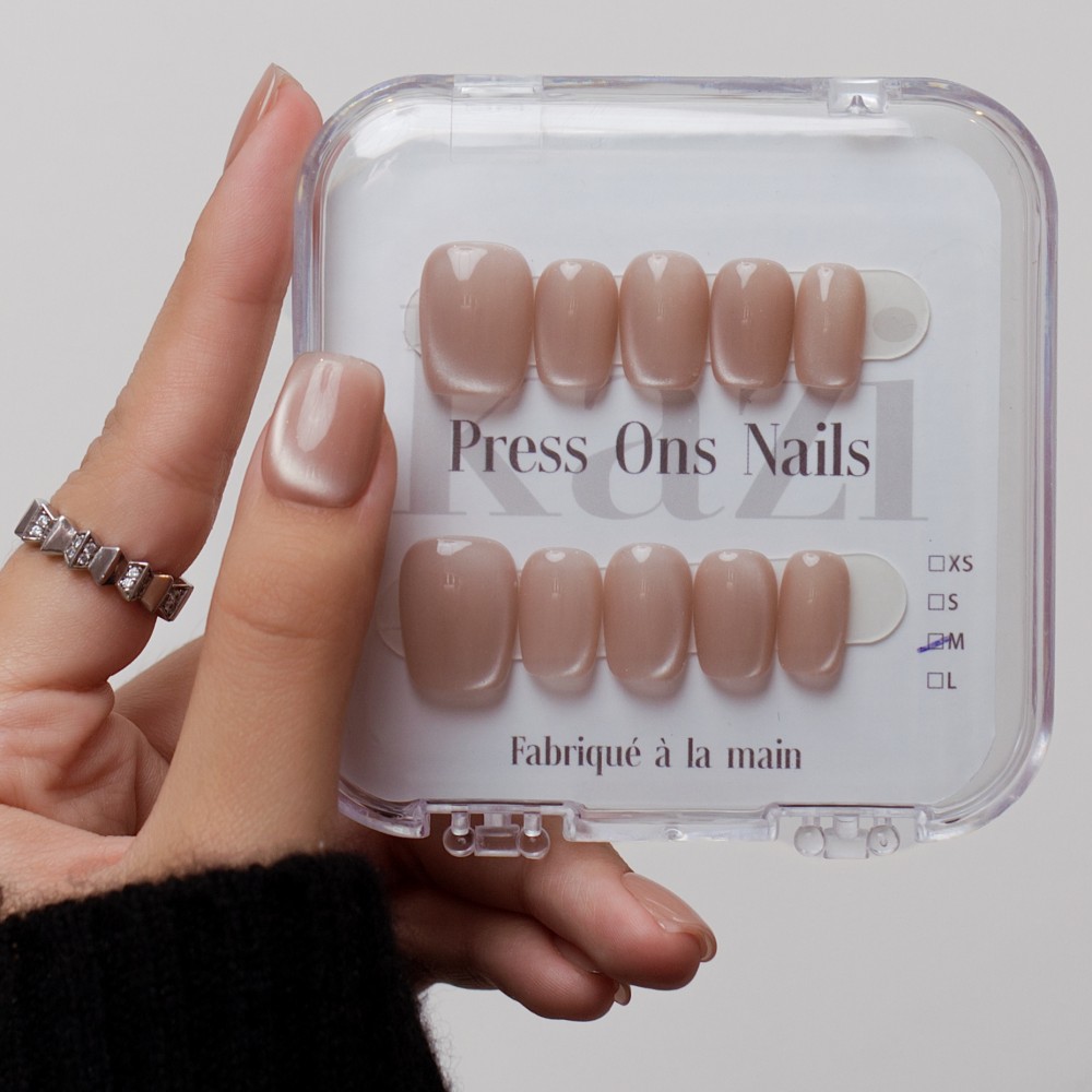 Faux Ongles Gossip Girl |  Faits à la main | Manucure rapide, chic