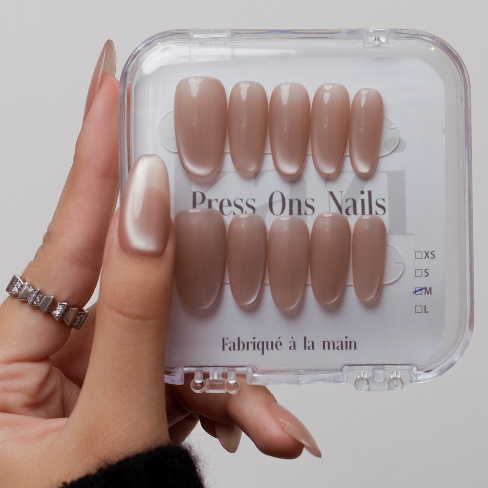 Faux Ongles Gossip Girl |  Faits à la main | Manucure rapide, chic