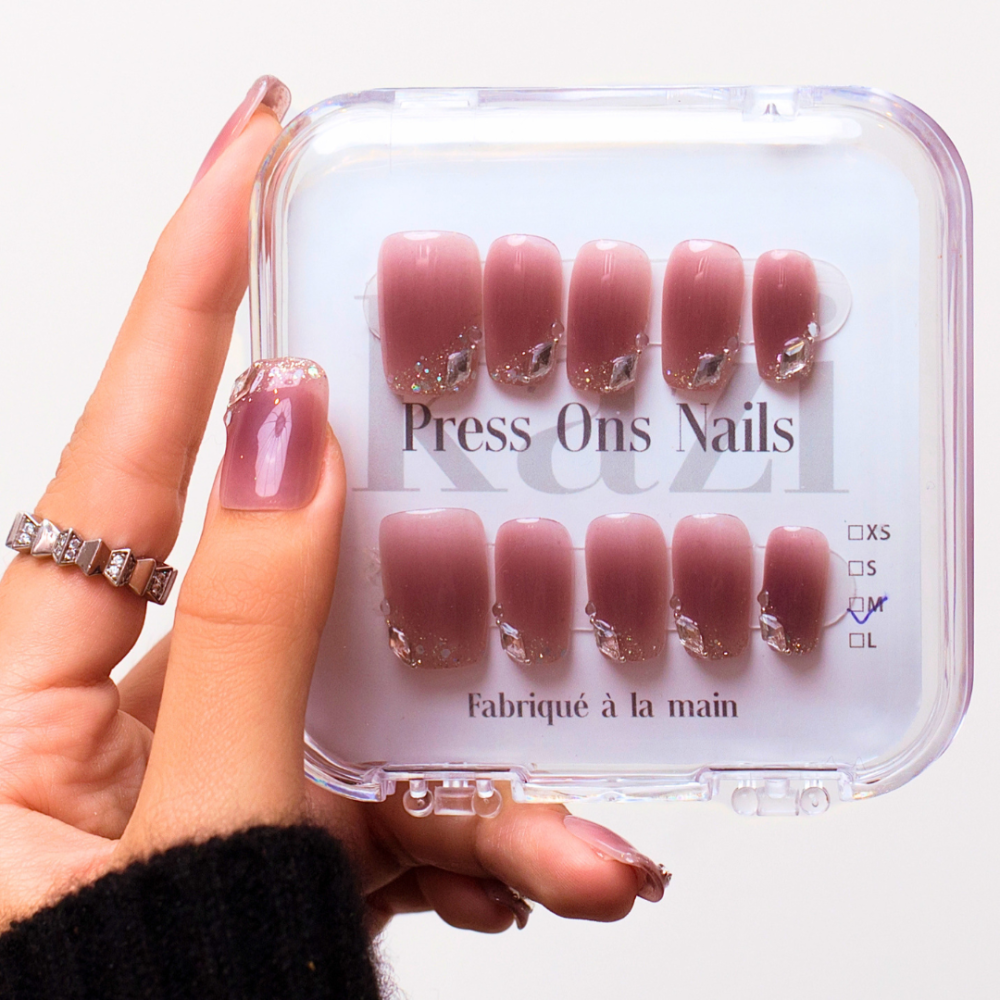 Faux ongles press-on effet blush strass – Flowery | Kazinails