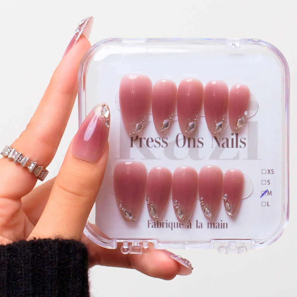 Faux ongles press-on effet blush strass – Flowery | Kazinails