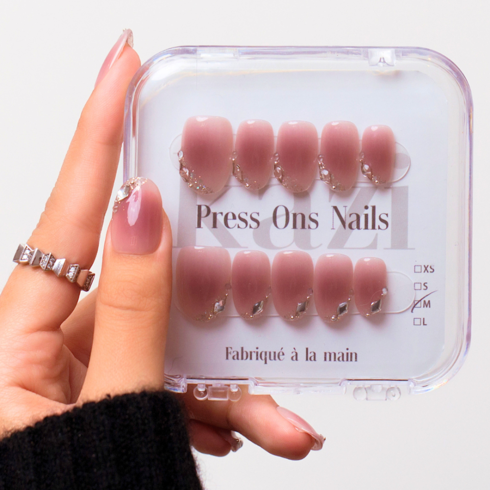 Faux ongles press-on effet blush strass – Flowery | Kazinails
