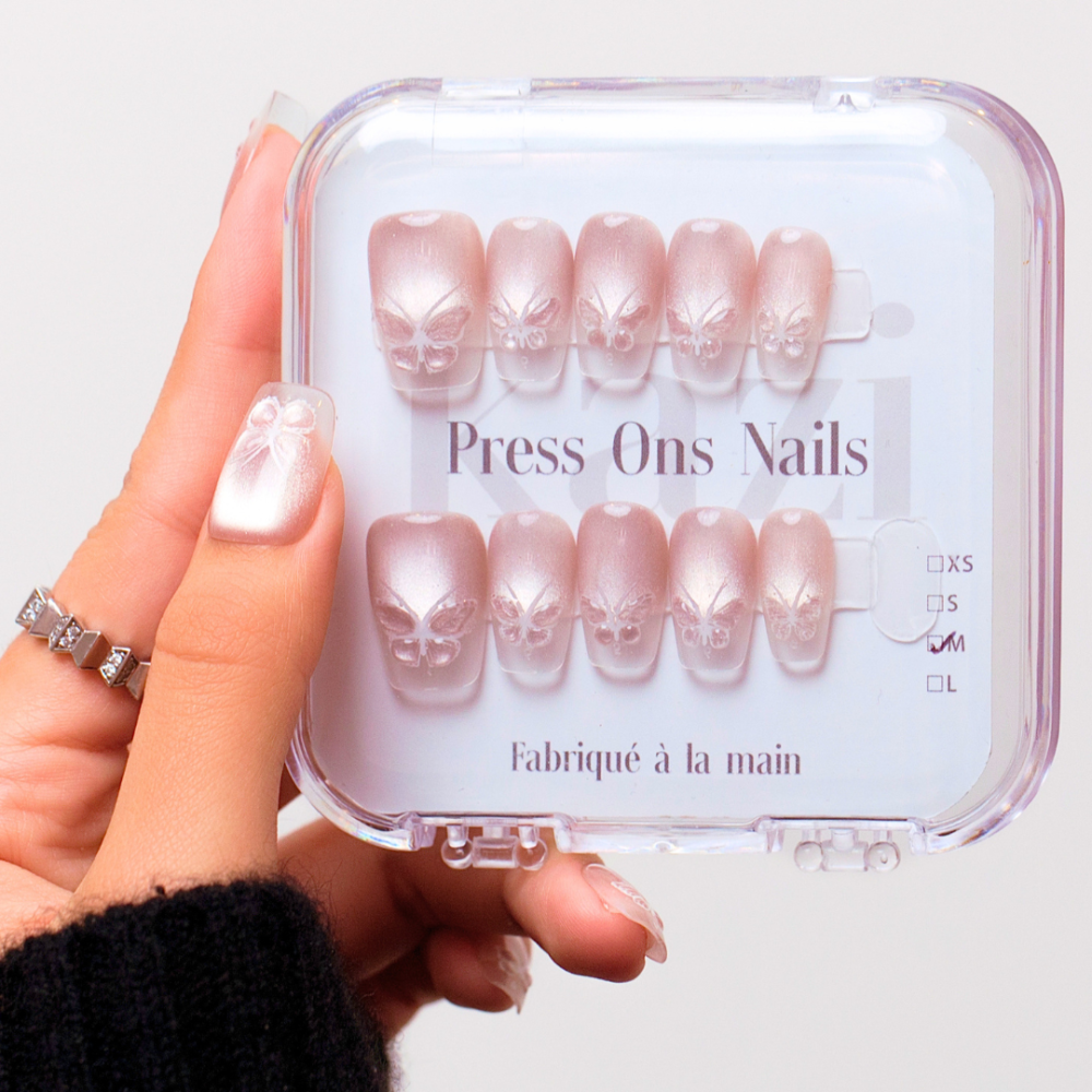 Faux Ongles Frozen Butterfly :  Qualité professionnelle à domicile.