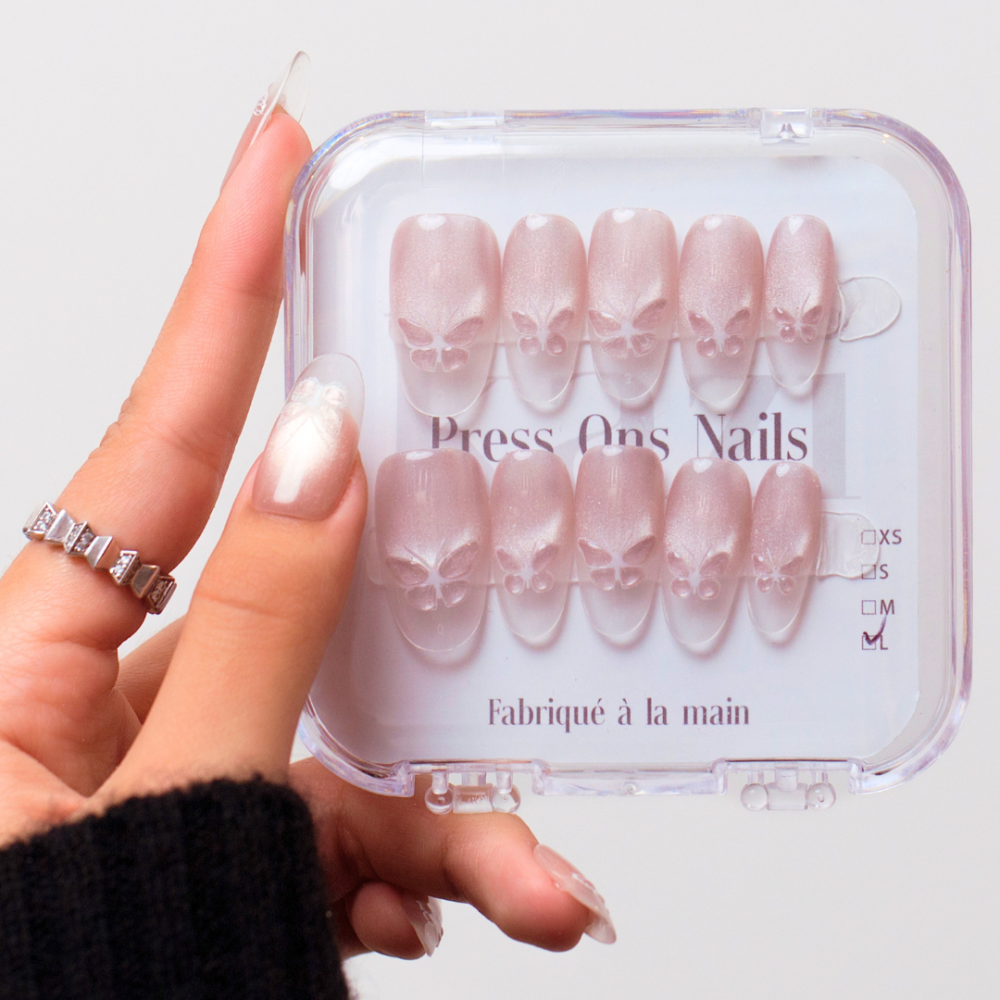 Faux Ongles Frozen Butterfly :  Qualité professionnelle à domicile.