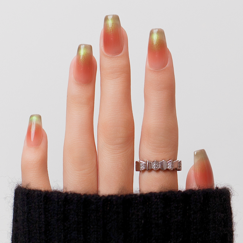 Faux ongles press-on dorés Bobo – dégradé transparent | Kazinails