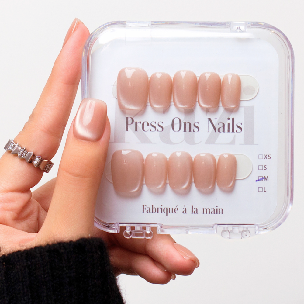 Press on nails Gossip Girl  Kazinails : Achieve a natural and chic manicure quickly
