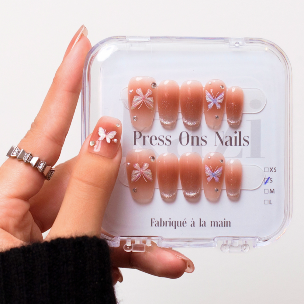 Press on nails It Girl  Kazinails : A neat, durable and reusable manicure