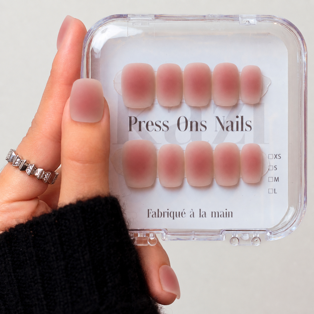 Faux ongles cat eye mat – Lait de Rose | Kazinails