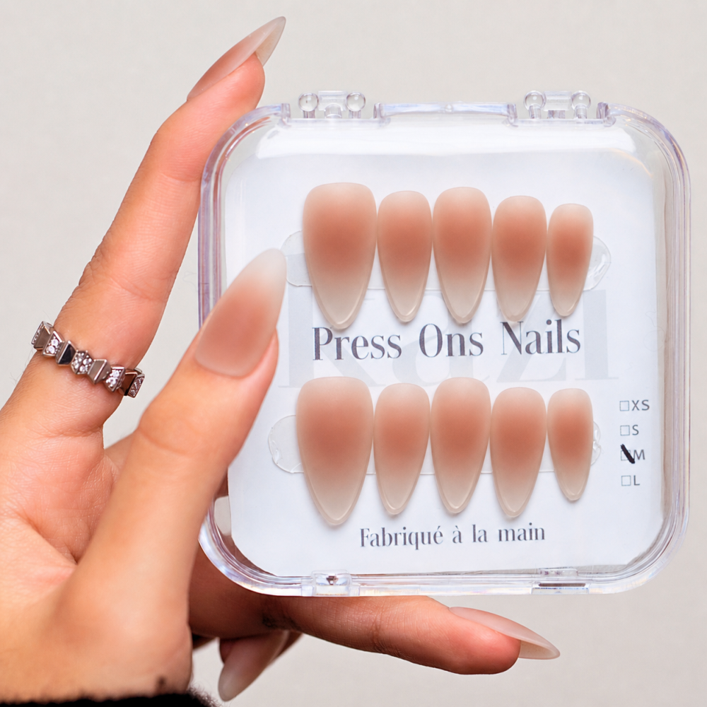 Faux ongles cat eye mat – Lait de Rose | Kazinails
